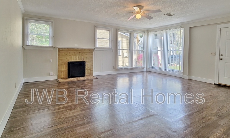 Building Photo - 6916 Park Cir