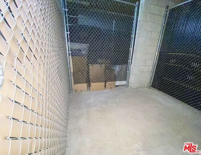 Building Photo - 171 N Church Ln