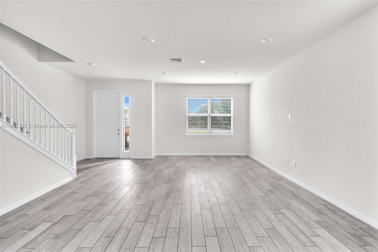 Building Photo - 5040 Eucalyptus Dr