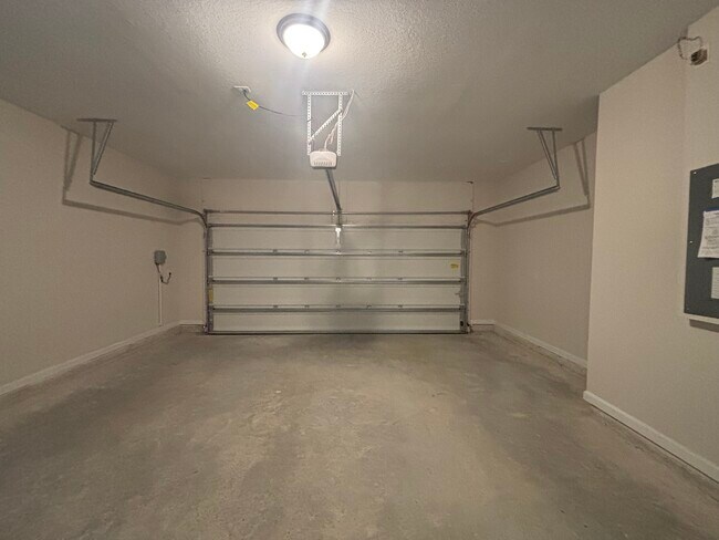 Building Photo - 137 Nighthawk Ln