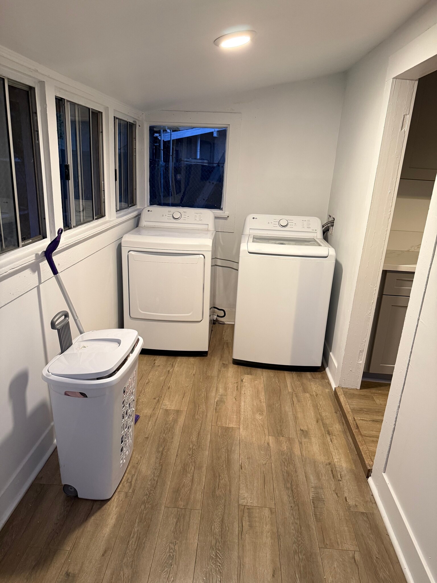 Building Photo - 240 N Everett St