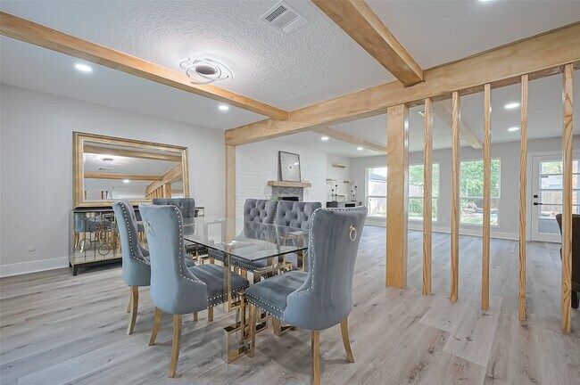 Building Photo - 3 Roserush Ct