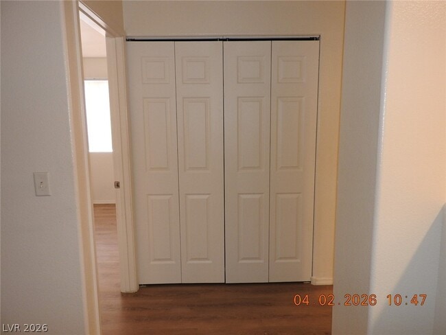 Building Photo - 906 Valetta Flat Ave