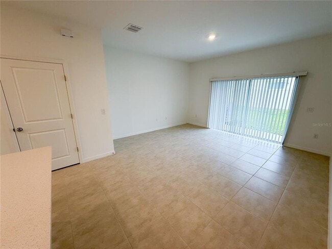 Building Photo - 3102 Skyline Lp