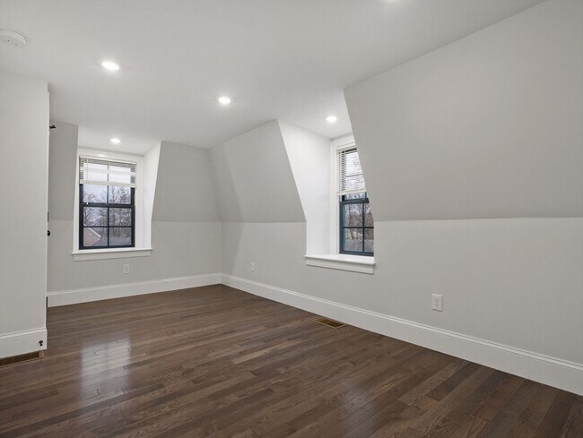 Building Photo - 123 Alexander Ave