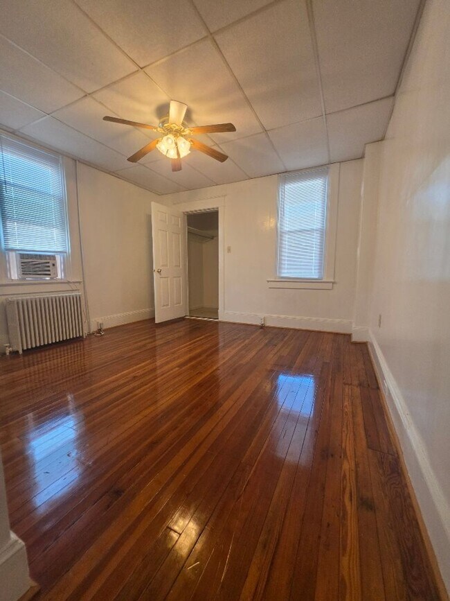 Building Photo - 808 S Braddock St
