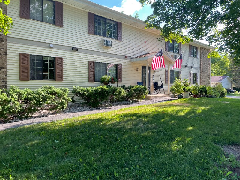 Building Photo - S70W14965 Cornell Cir