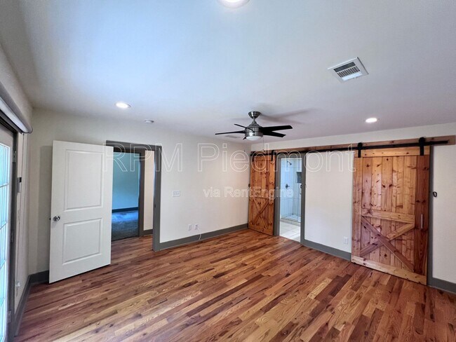 Building Photo - 334 Dargan Pl SW