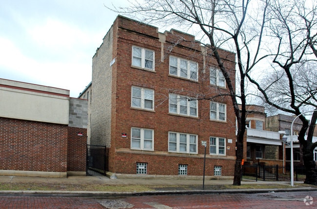 Primary Photo - 6923 N Wayne Ave