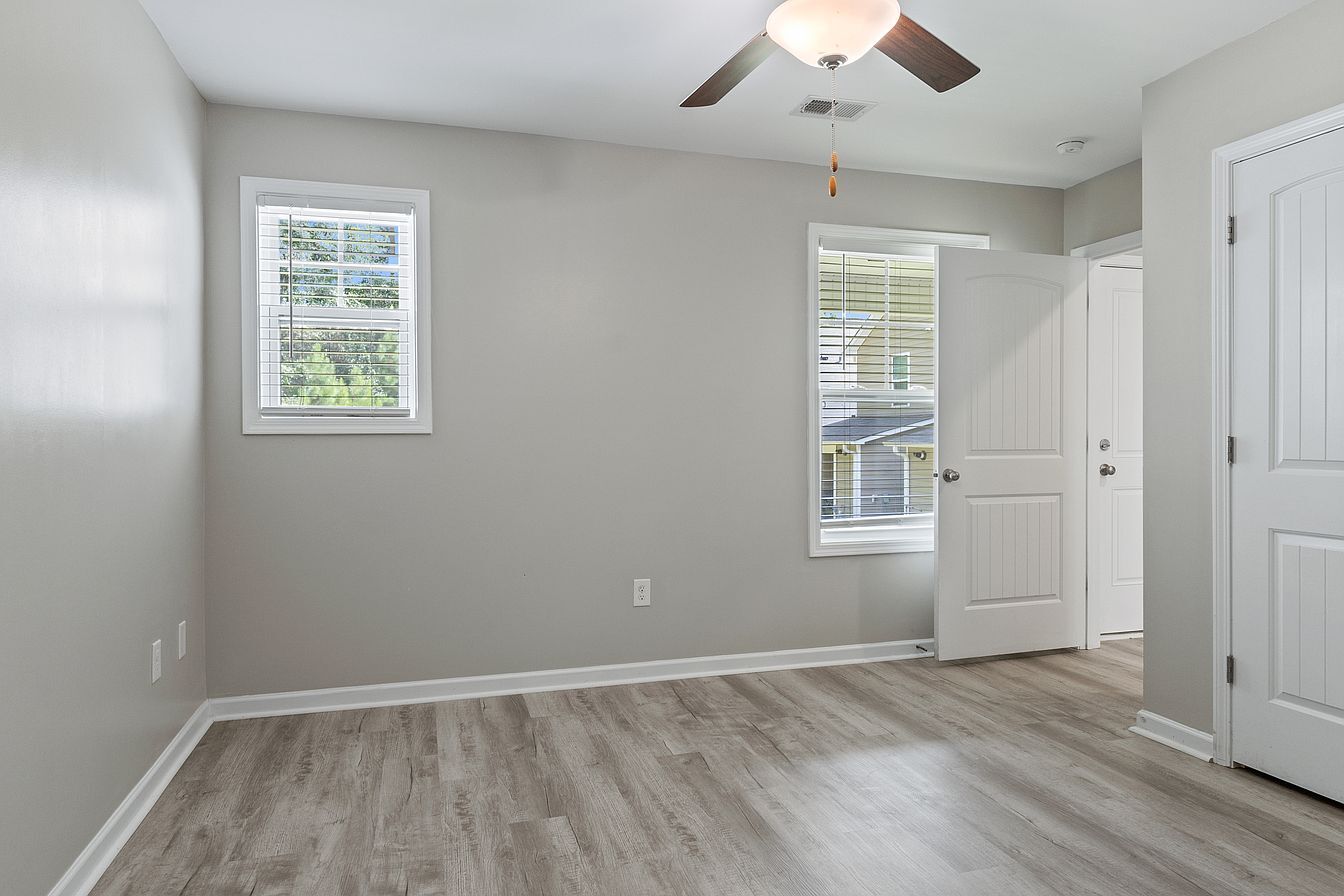 1st floor bedroom - 207 Royal Way