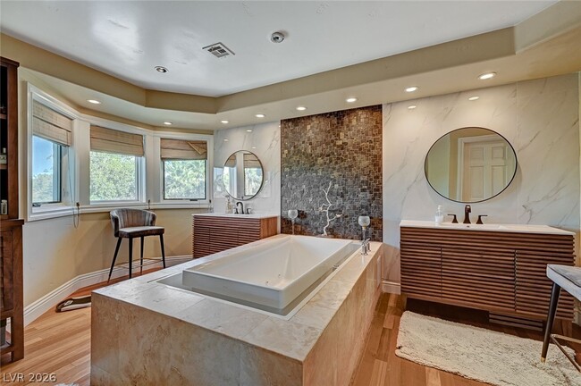 Building Photo - 7001 Alamitos Cir