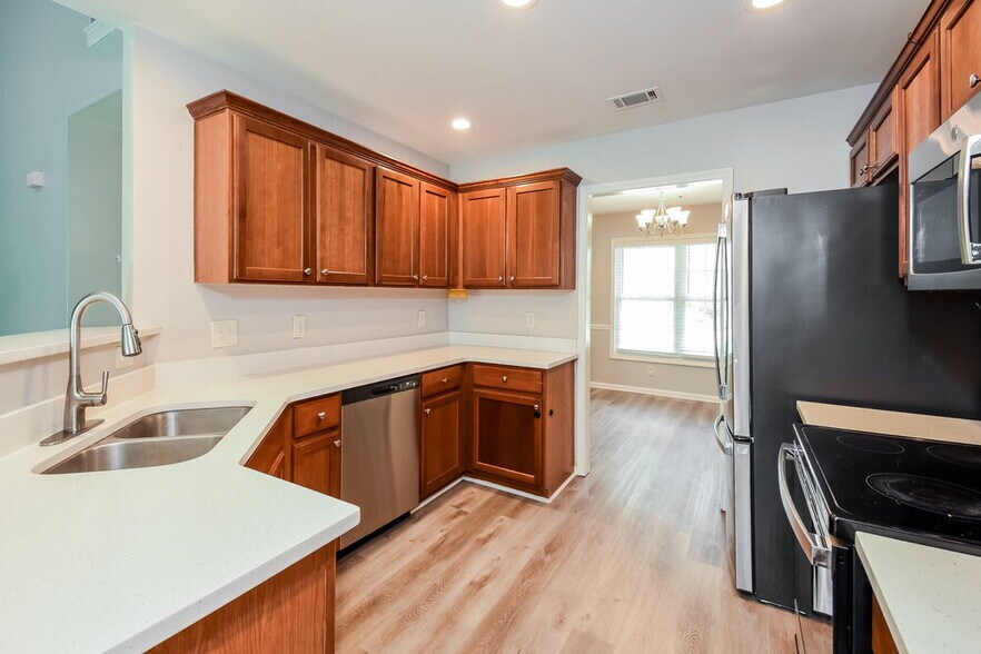 Building Photo - 6176 Mulberry Park Dr
