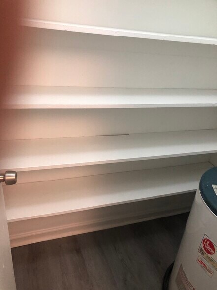 Building Photo - 468 Banyon Tree Cir