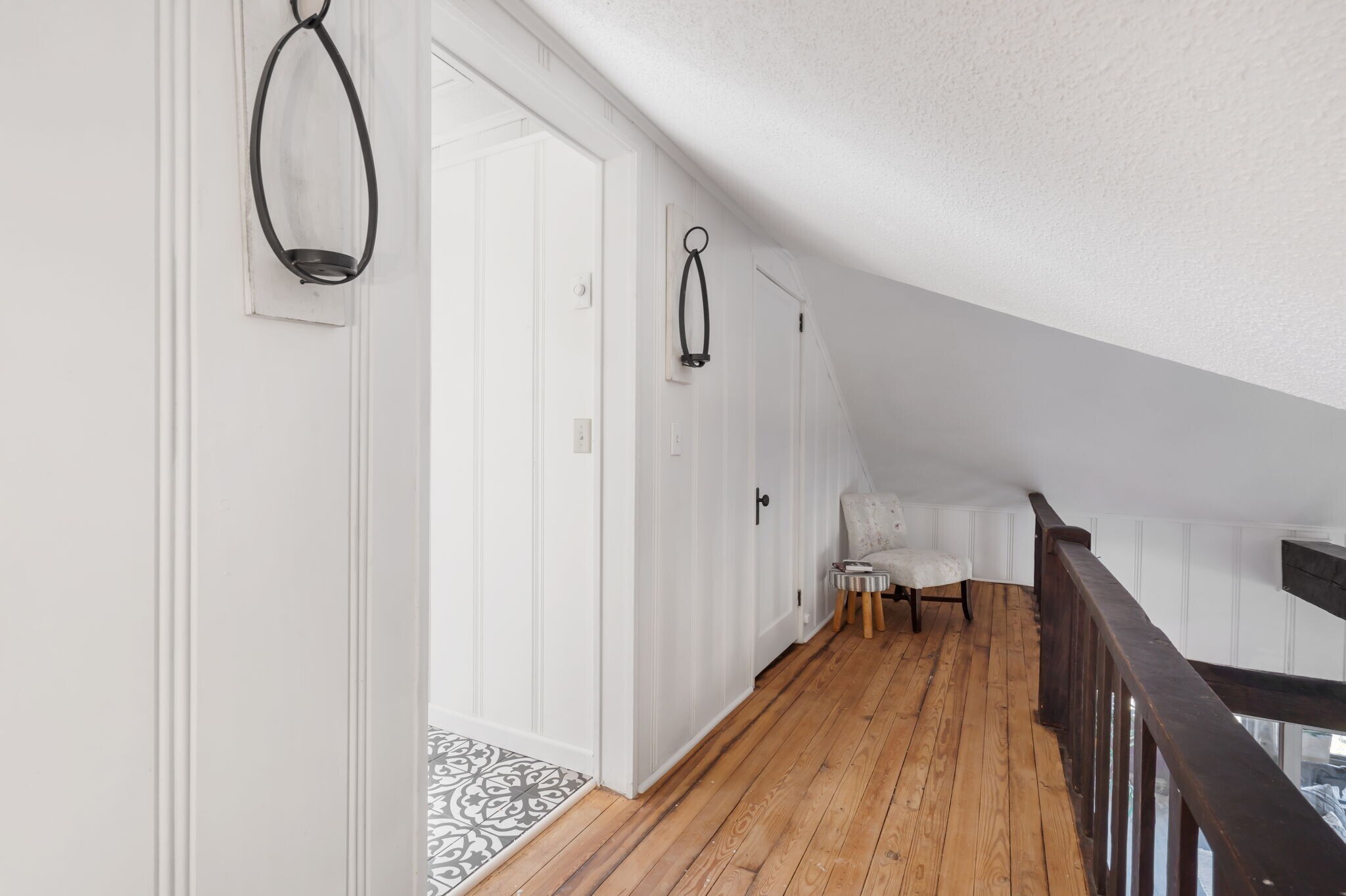 Building Photo - 196 Lakeside Way