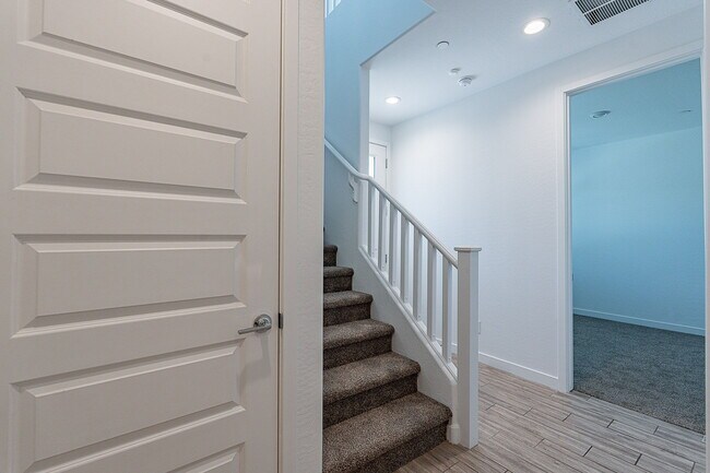Building Photo - 4641 S Element