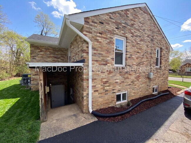 Building Photo - 311 McKinney St