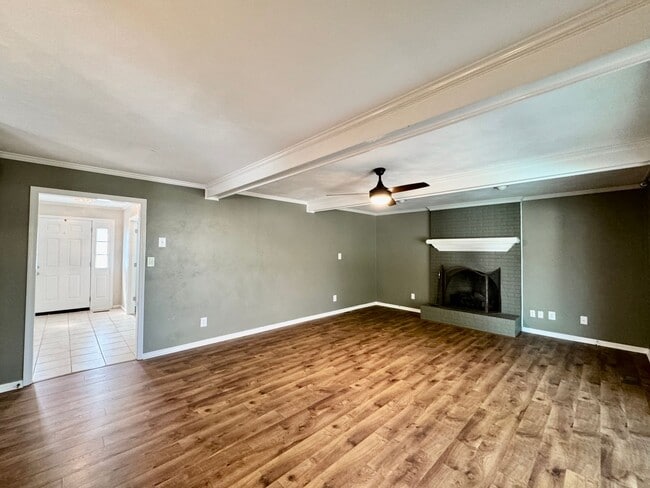 Building Photo - Great Neck Pool Home! First-Time Rental Available NOW! Pet Friendly - Corner Lot - Top Schools!