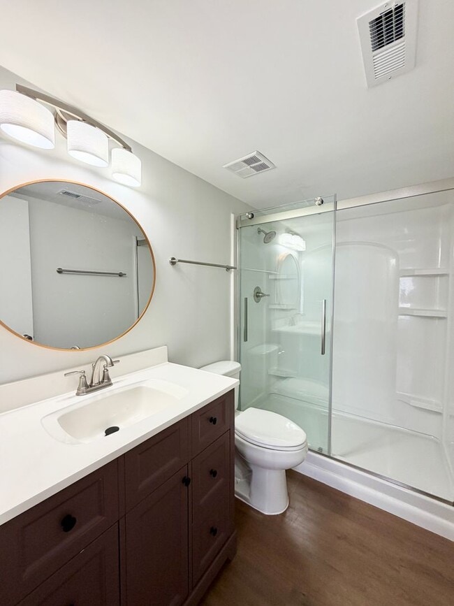 Building Photo - Five Points / USC Campus