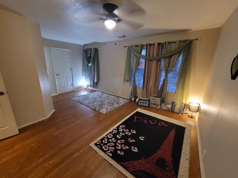 Building Photo - 23631 Twisting Falls Drive