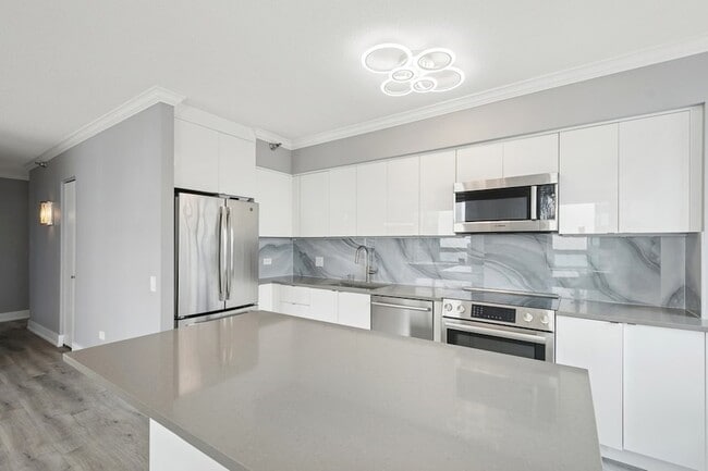 Building Photo - 512 N McClurg Ct