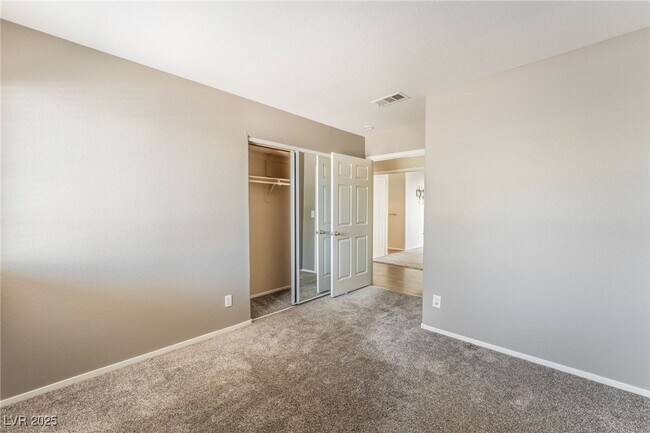 Building Photo - 4013 Madrone Dr