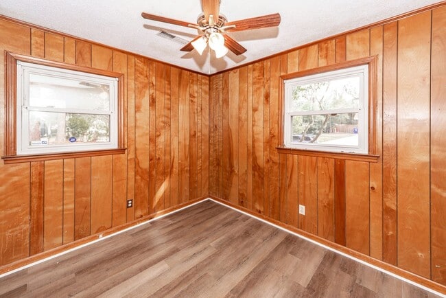 Building Photo - 4 Bedroom, 2.5 Bathroom Home on James Island