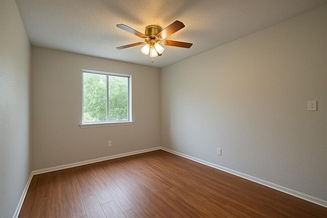 Building Photo - 2118 Gaston Pl Dr