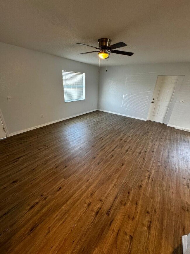 Building Photo - 1193 Hibiscus Dr