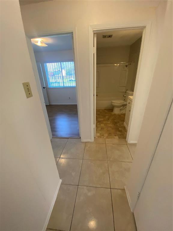 Building Photo - 2402 Dove Springs Dr
