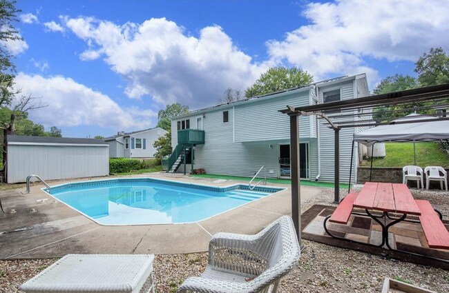 Building Photo - 25 Christian Hill Rd