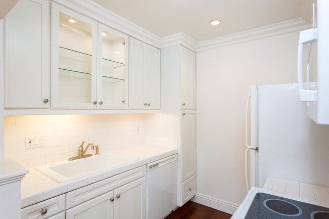 Building Photo - Remodeled 1BR in Prime North Park | Near 30th St | Garage + Storage