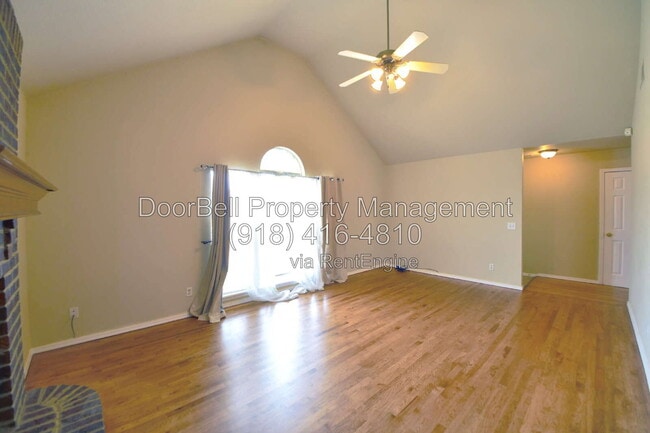 Building Photo - 11621 S Mulberry Ln