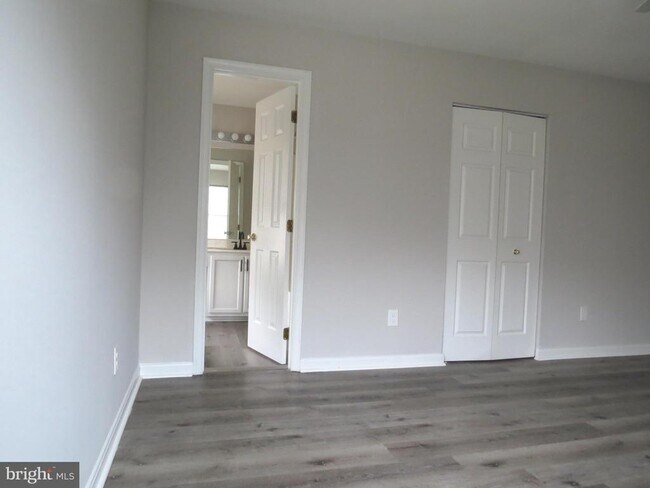 Building Photo - 16202 Ellipse Terrace