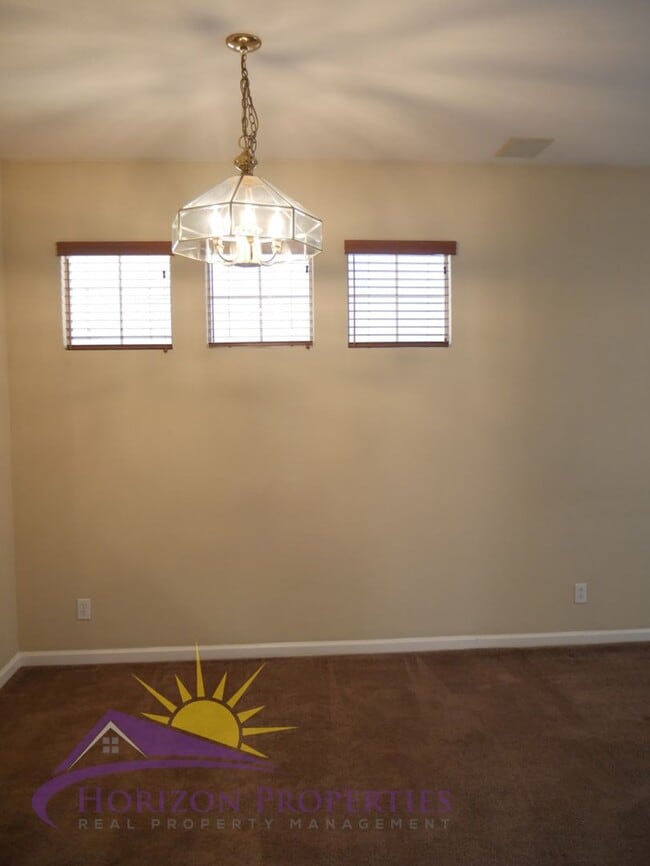 Building Photo - 3 Bed 2 Bath 1,130 sqft Single Family Home...
