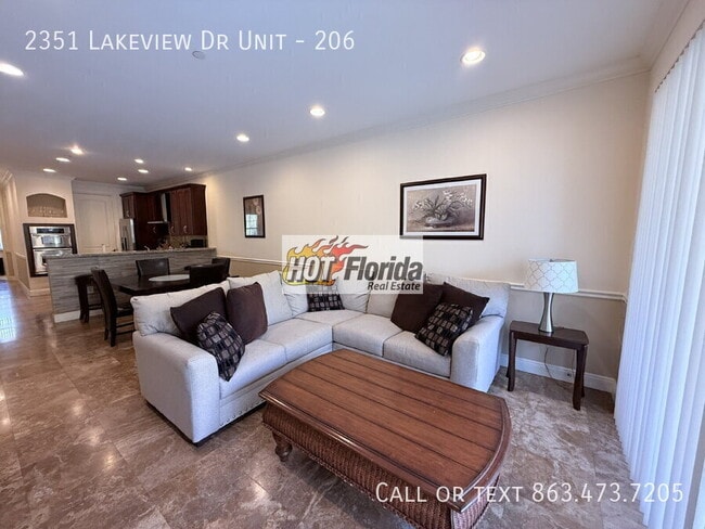 Building Photo - 2351 Lakeview Dr