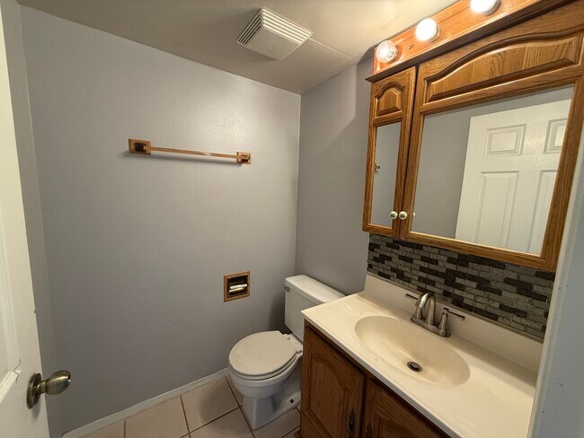 Building Photo - 4564 Whitney Dr