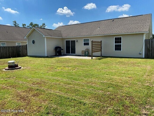 Building Photo - 206 Red Carnation Dr