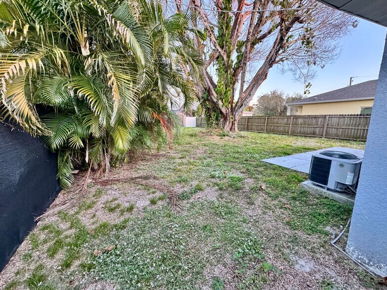 Building Photo - 1415 Diego St