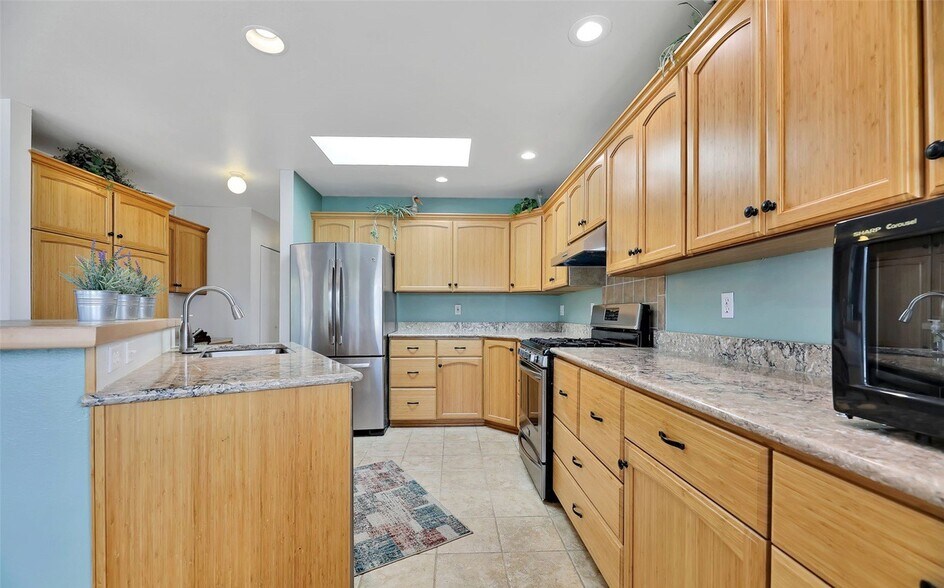 Building Photo - 1486 SE Camano Dr