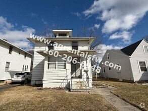 Building Photo - 3 Bedroom House