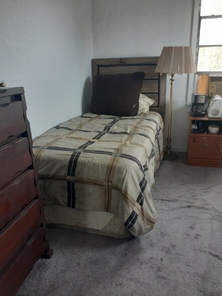 Building Photo - 1418 Jourdan Ave