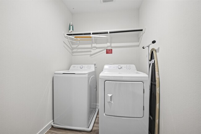 Building Photo - 10206 Penryn Frst Trl