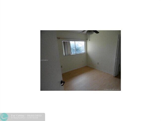 Building Photo - 710 NW 207th Ave