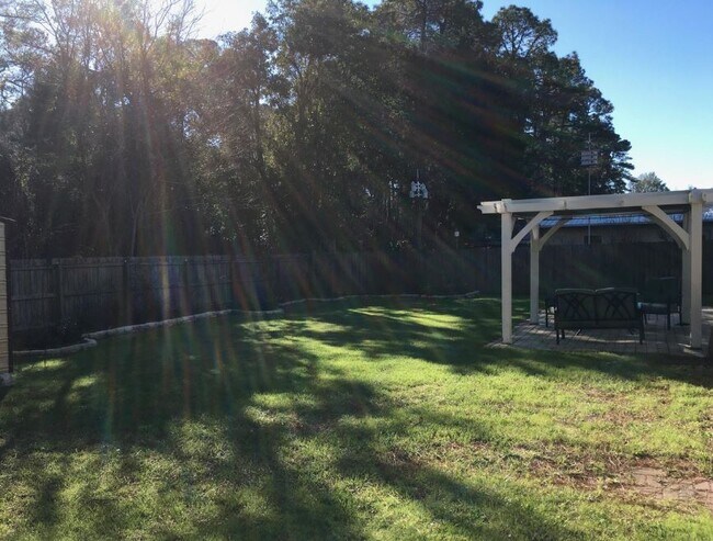 Building Photo - 280 Anderson Dr