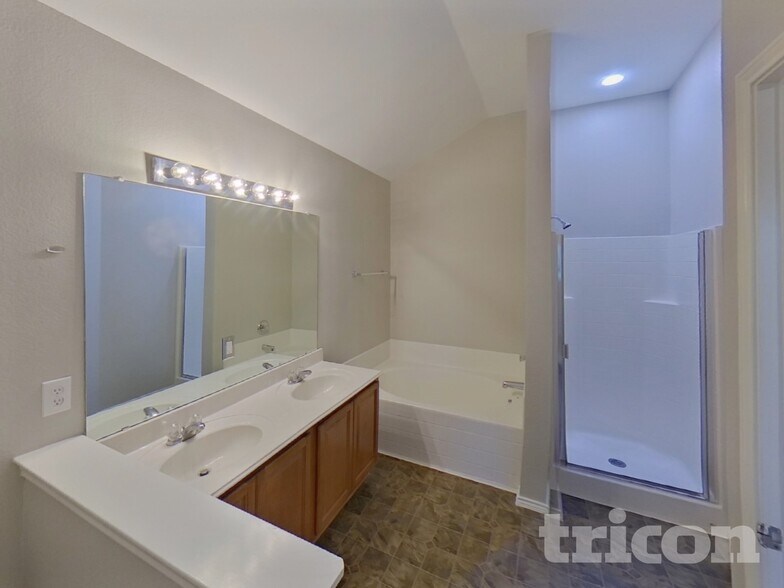 Building Photo - 521 Sandy Ln