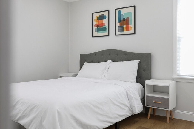 Building Photo - 5912 36th Ave