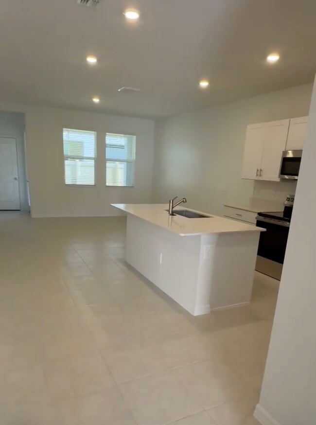 Building Photo - 10806 Keato Bch Ct