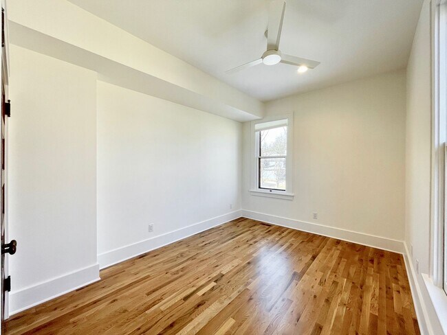 Building Photo - 237 Stuart Ave
