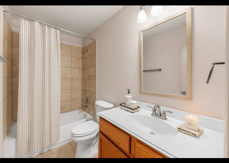 Building Photo - 12626 Bay Ave