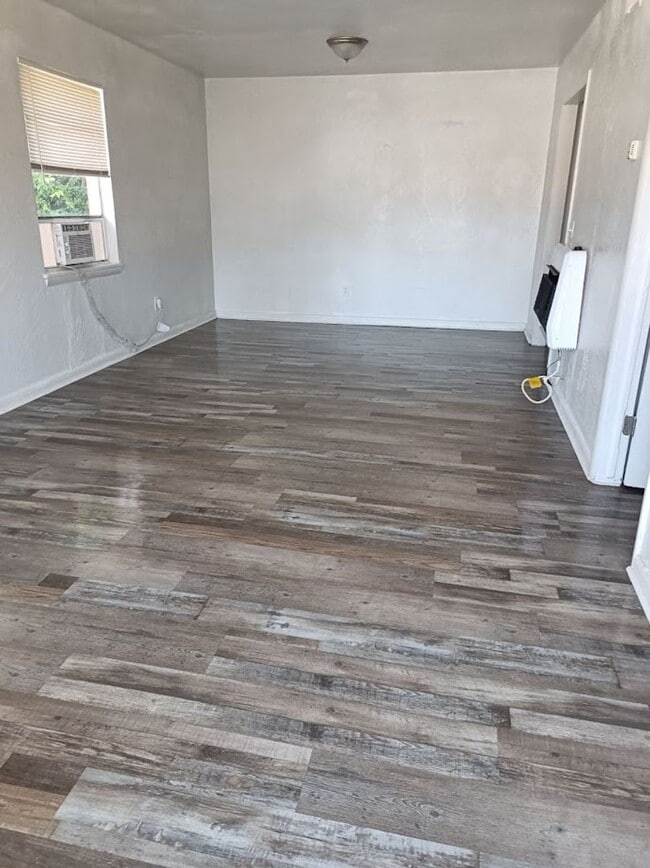 Building Photo - 2815 SW 33rd St